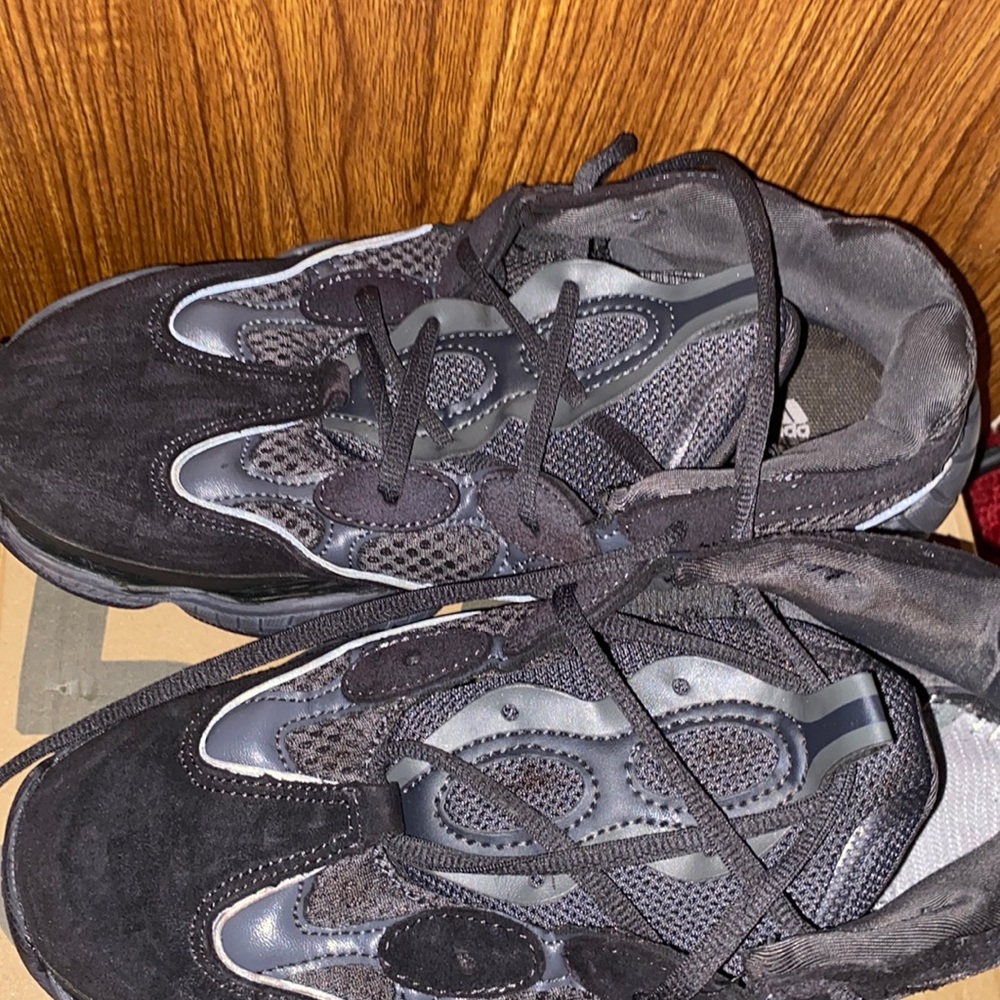 CUSTOMIZED YEEZY 500